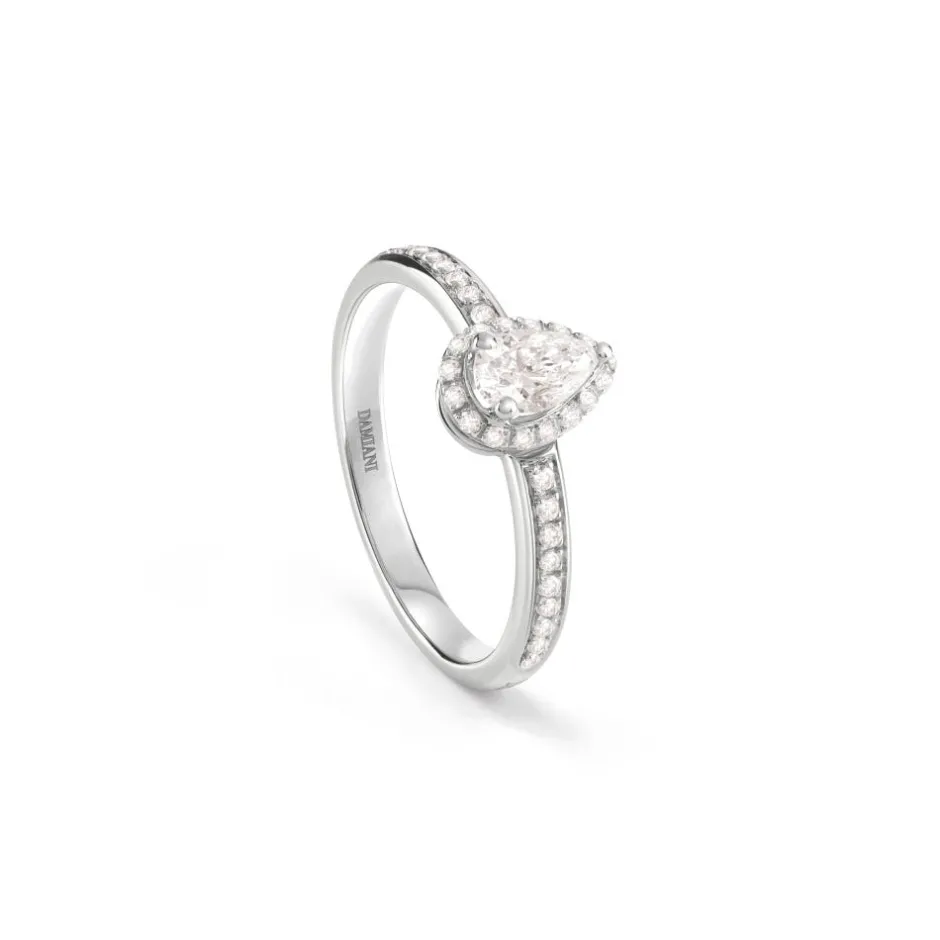 Damiani Anelli Di Fidanzamento | Anelli>Anello di fidanzamento in oro bianco con diamante taglio goccia